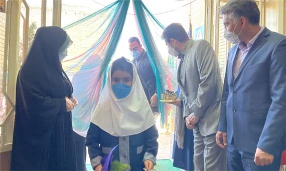 زنگ شکوفه‌ها در مدارس کرمانشاه نواخته شد