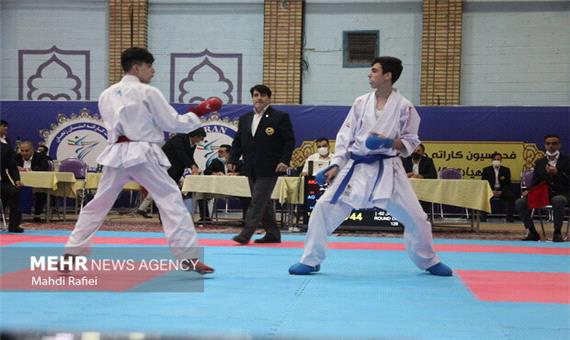 جوانان و نوجوانان کاراته‌کای کرمانشاهی 4 مدال رنگارنگ کسب کردند