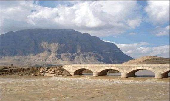 پل تاریخی چهر هرسین هنوز مرمت نشده است