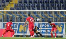 تساوی تیم ملی فوتبال ایران برابر سنگال در نیمه اول/ حسینی مرد اول