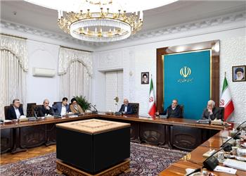 توصیههای رئیس جمهور در زمینه ترویج زیست عفیفانه/ پزشکیان: بدننمایی و برهنگی مغایر شان زنان است