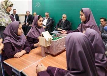 پزشکیان: زیرساختهای مناسب ارتباطاتی کلاسهای هوشمند تأمین شود