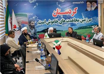امام جمعه سنندج: خانوادههای شهدای جنگ رمضان نماد صبر و ایستادگی هستند