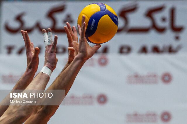 آرش صادقیانی: کیفیت لیگ والیبال بالاتر رفته است/ باانگیزه و جنگنده کار می‌کنیم