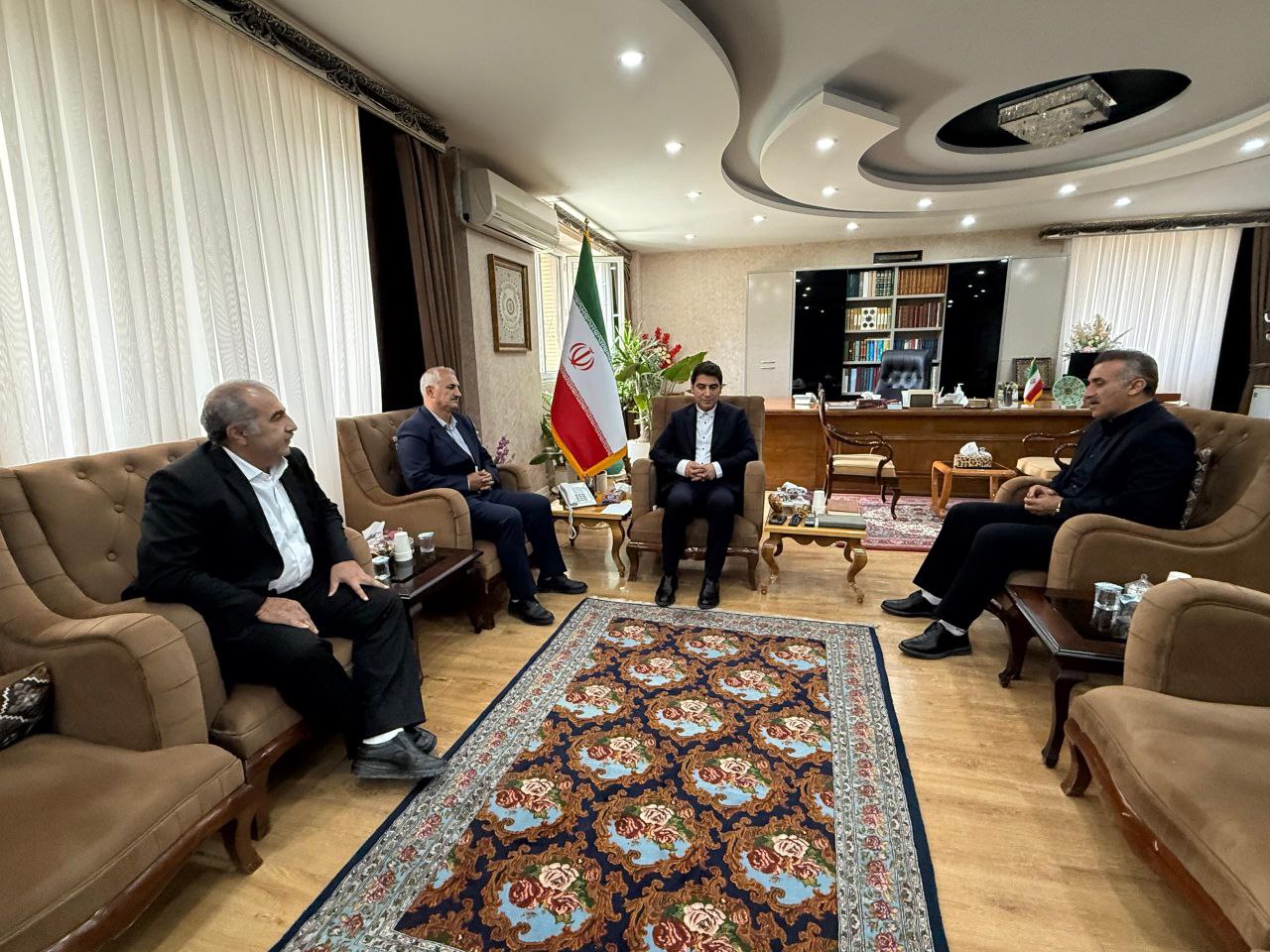 دیدار مدیران باشگاه فوتبال آبیدر سنندج با استاندار کردستان