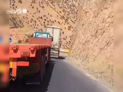 سبقت خطرناک راننده تریلی در محور ثلاث باباجانی به جوانرود