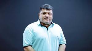 داداش‌زاده: من معتقدم کریم باقری باید سرمربی پرسپولیس می‌ماند