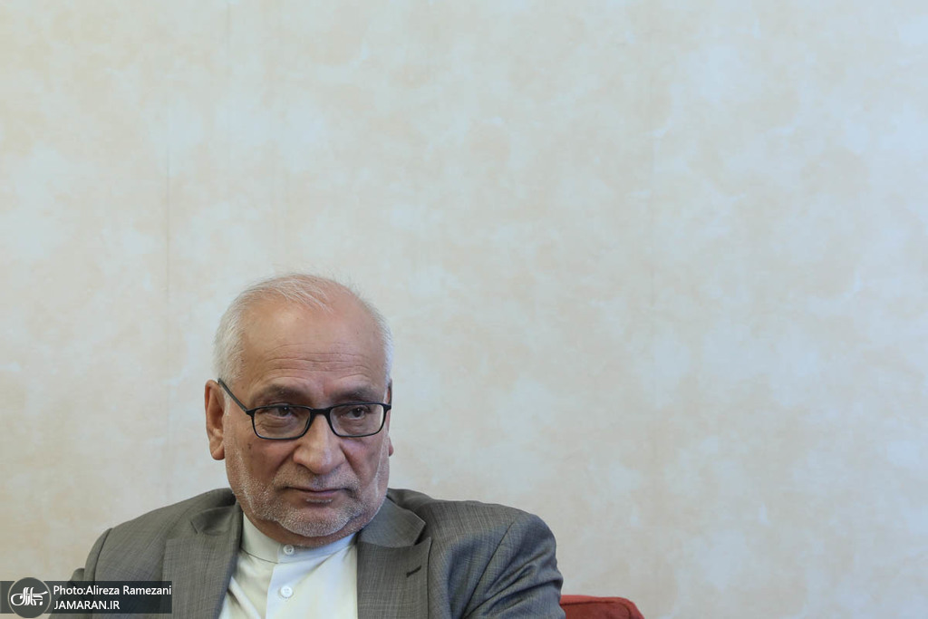 توصیه مرعشی به علی لاریجانی: ملی باش نه اصولگرا!