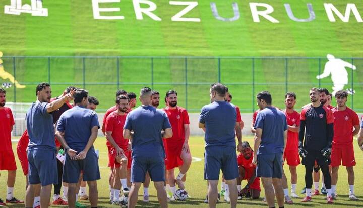 مربی جدید پرسپولیس وارد تهران شد