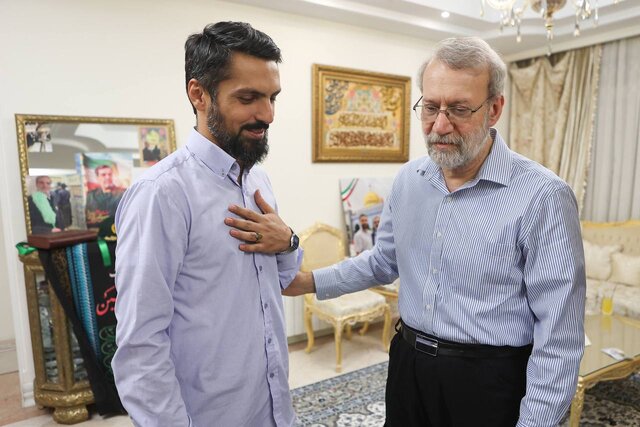 لاریجانی با خانواده‌ سردار شهید مهدی ربانی دیدار کرد