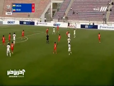 شوت نورافکن خطرناک از کنار دروازه به بیرون رفت
