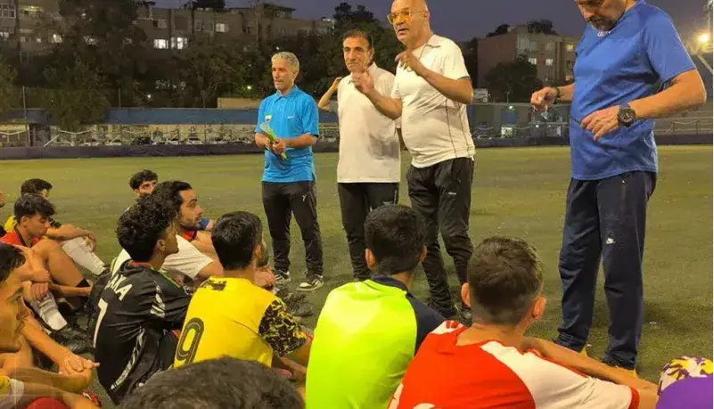 شور و شوق استقلال زاهدان در نازی‌آباد