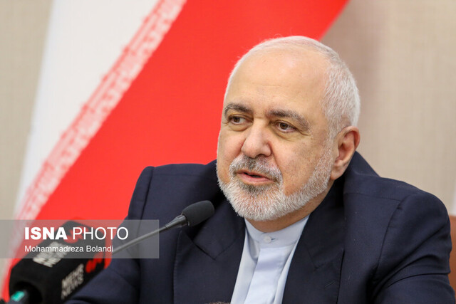 ظریف: برای پیشرفت کشور یا باید جوان شویم یا به جوانان میدان بدهیم