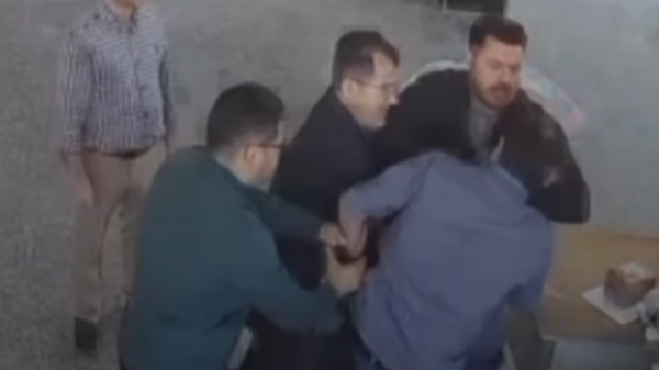 ماجرای درگیری در اداره پست کرمانشاه چه بود؟
