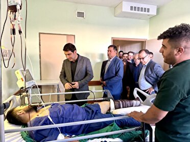 عیادت استاندار کردستان از مجروح حادثه معدن سقز