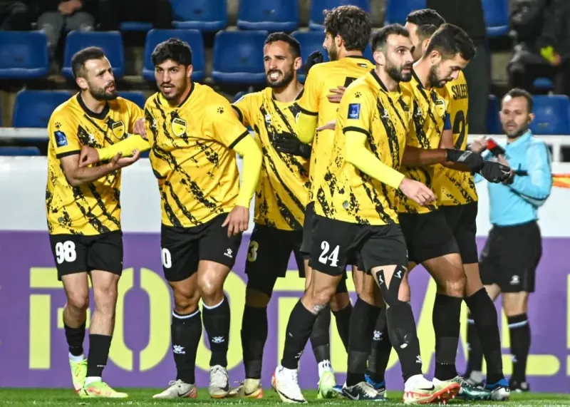 الحسین با 2 خارجی مقابل سپاهان