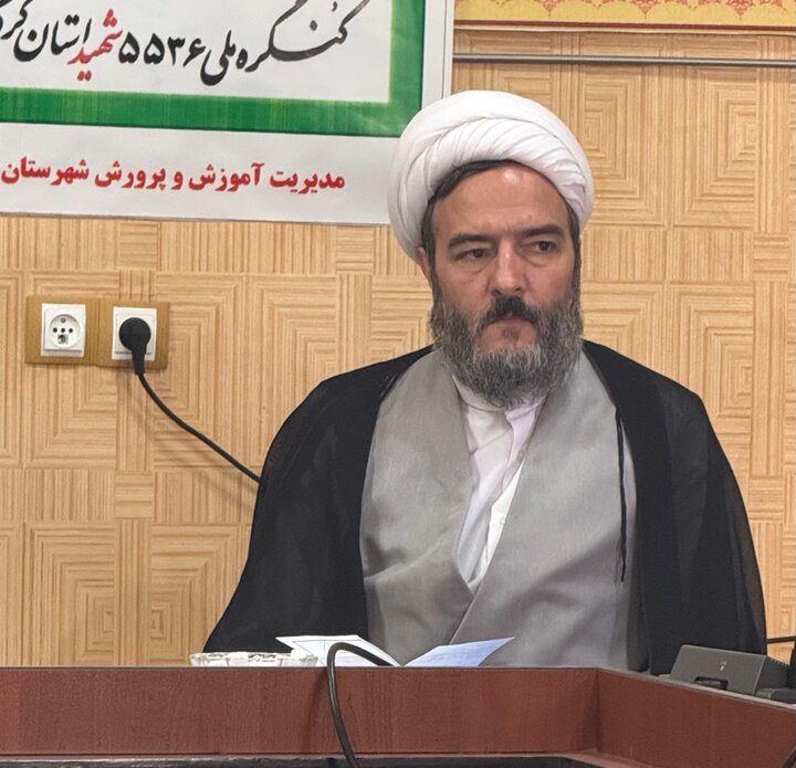 خورشیدی: توسعه واحدهای تولیدی راهی مؤثر برای جلوگیری از مهاجرت است