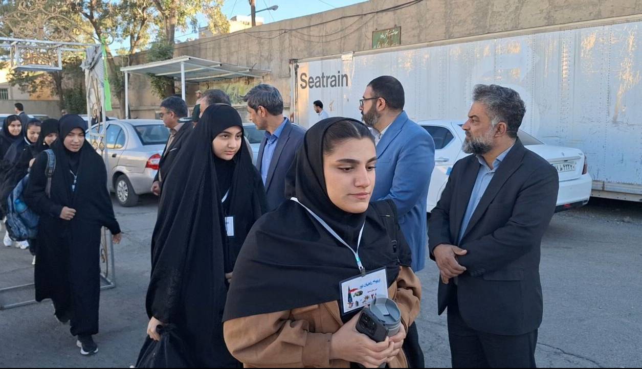 اعزام ۲۰۰ دانش‌آموز دختر کنگاوری به مناطق عملیاتی دفاع مقدس