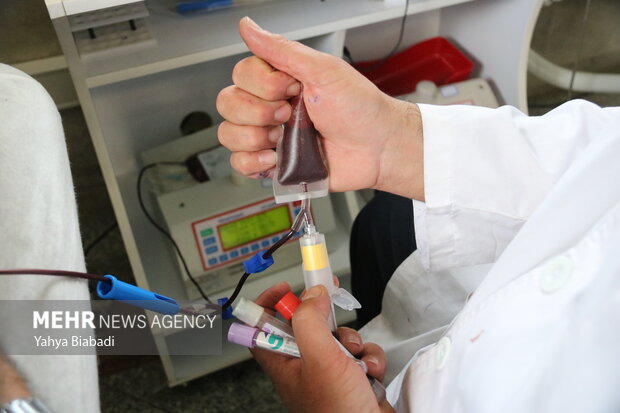 تیم انتقال خون کرمانشاه در سرپل ذهاب آماده خونگیری شد