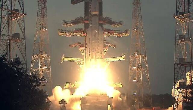 قوی‌ترین موشک هند یک ماهواره ارتباطی نظامی را به مدار زمین فرستاد