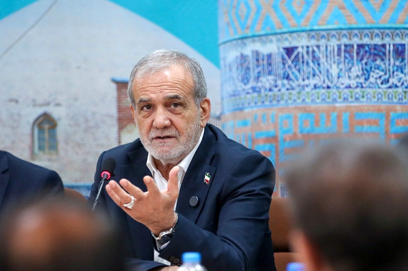 پزشکیان: دولتی که به مردم تکیه کند، خطا را پنهان نمی‌سازد بلکه می‌کوشد آن را اصلاح کند