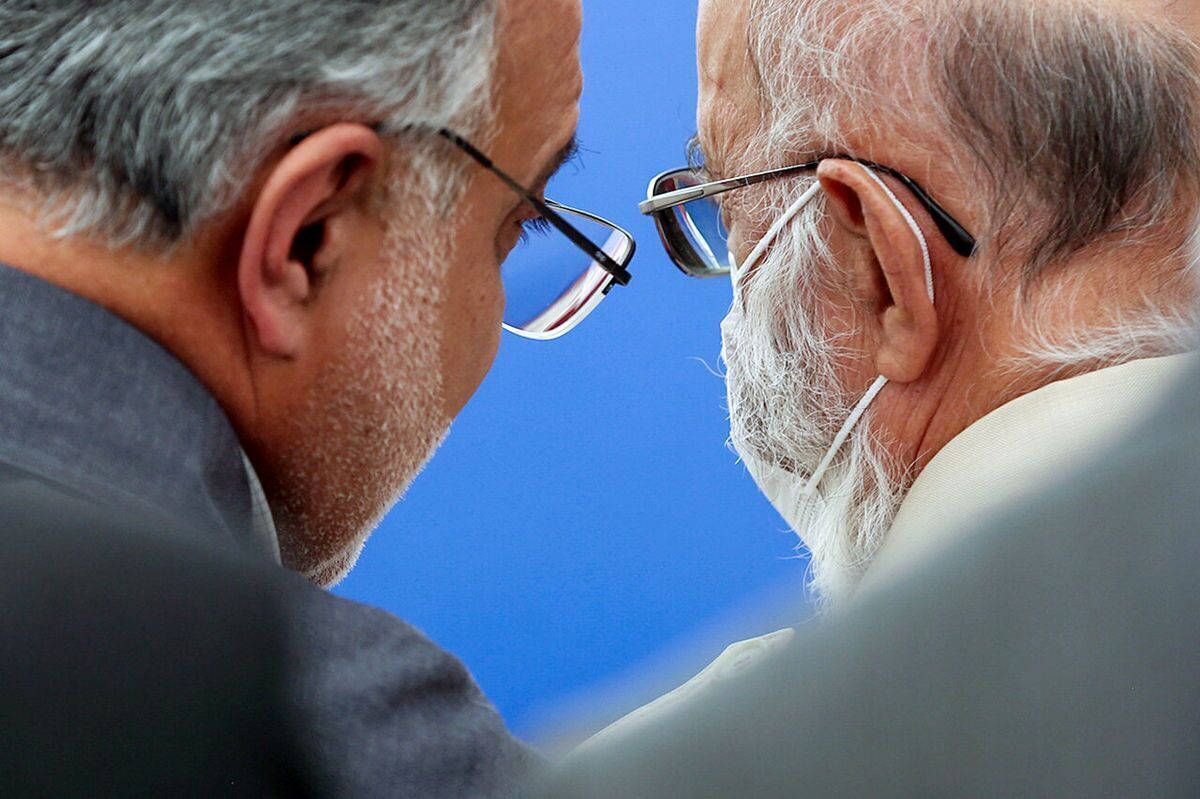 جدال لفظی چمران و زاکانی در صحن شورا