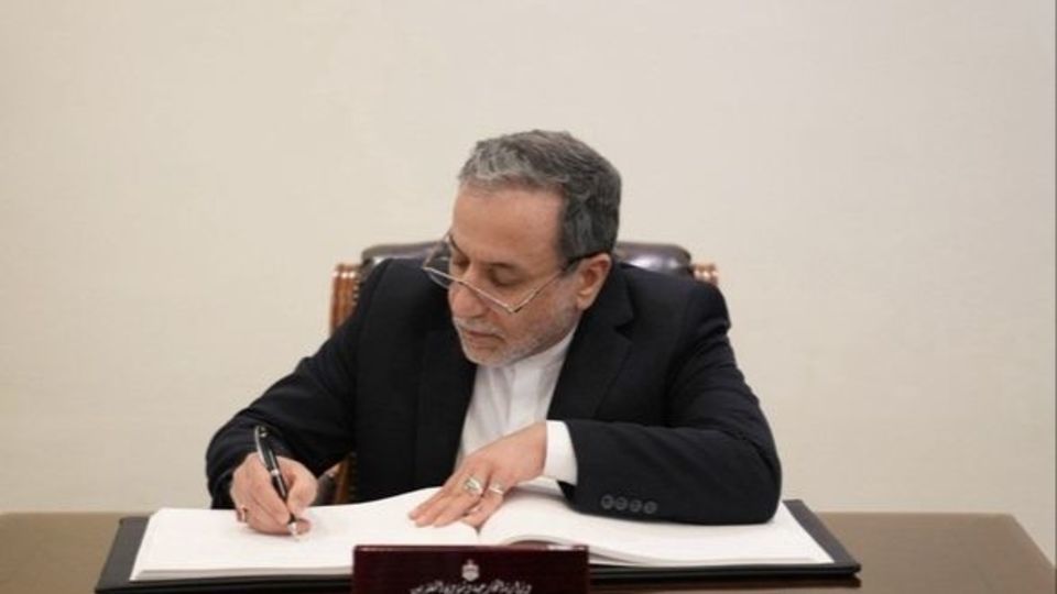 نامه عراقچی به دبیرکل سازمان ملل و رئیس شورای امنیت درباره اعتراف ترامپ