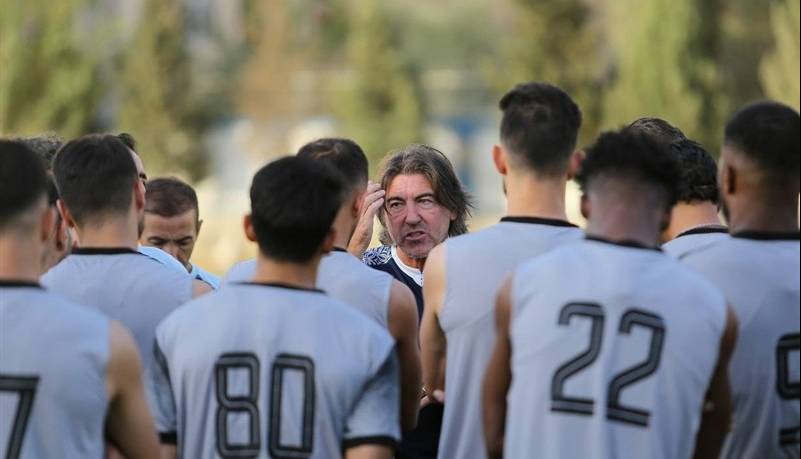 حضور دروازه‌بان مصدوم استقلال در تمرین و تداوم غیبت جنپو