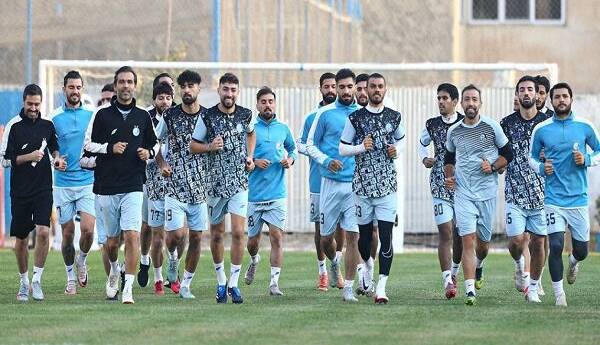 نیمکت‌نشینان استقلال به خط شدند