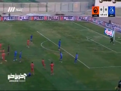 شوت محکم بازیکن پادیاب را ادان به کرنر فرستاد