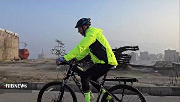 رکاب‌زنی دوچرخه‌سوار کردستانی در حمایت از کودکان بی‌سرپرست