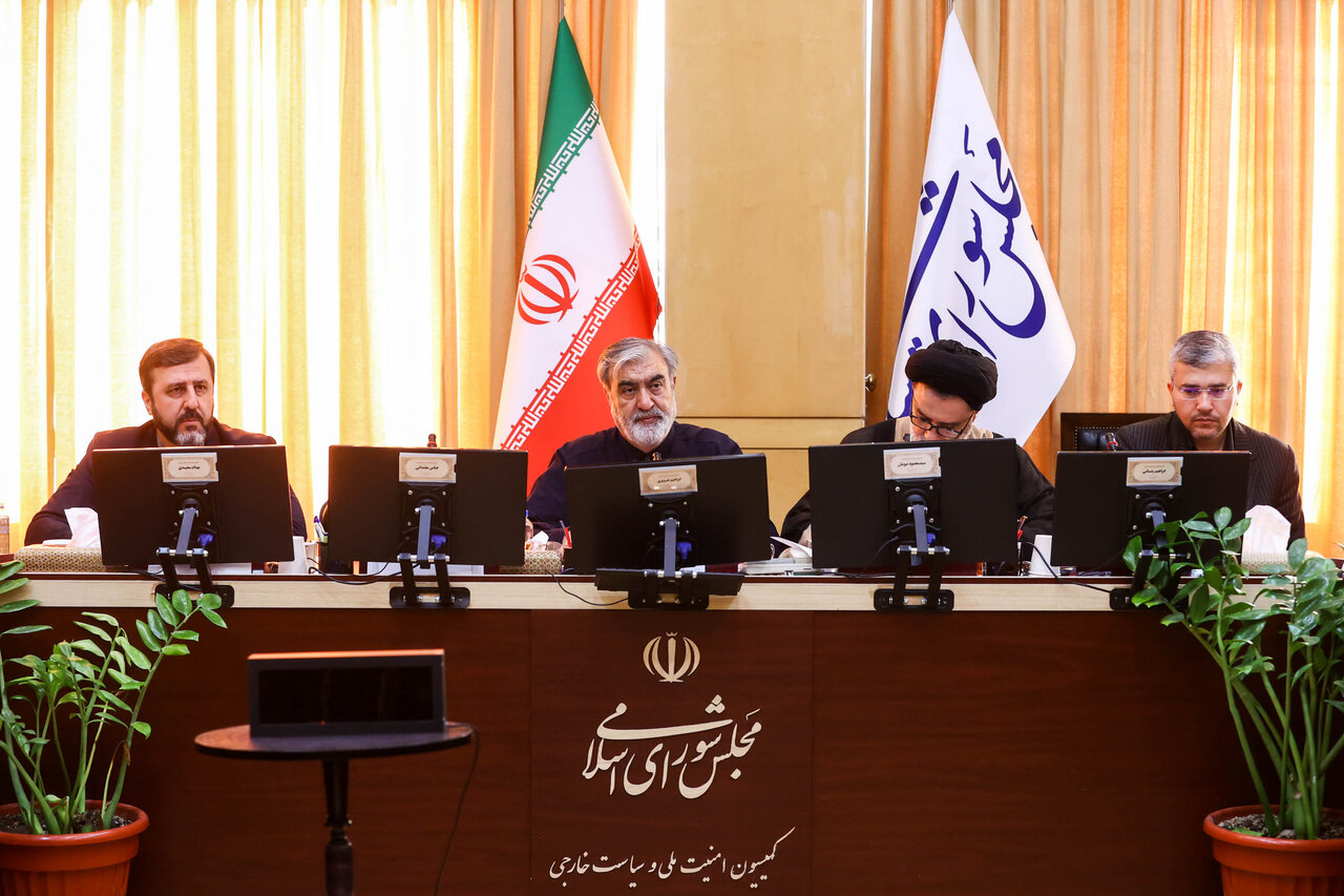 انتقاد رئیس کمیسیون امنیت ملی از شکل‌گیری برخی مباحث در ارتباط با مذاکره با آمریکا
