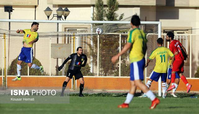 بازی روی چمن مصنوعی در لیگ یک منعی ندارد