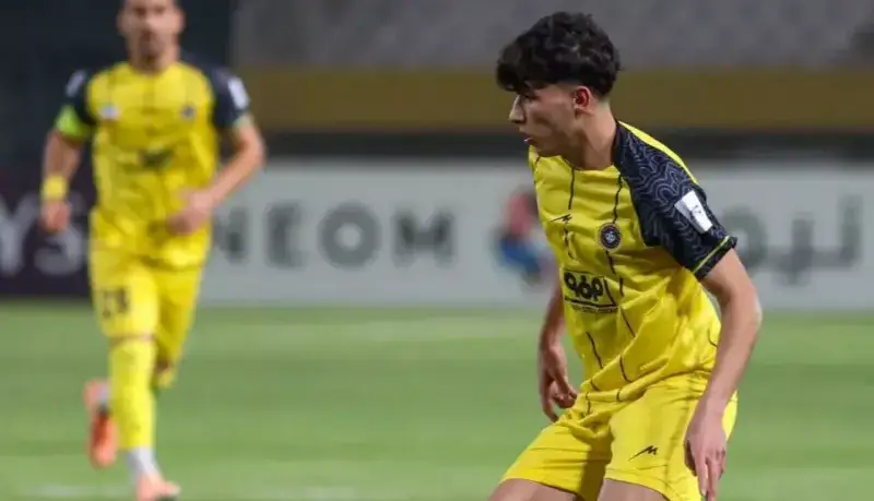 حمایت سکوهای نقش‌جهان از پدیده مصدوم سپاهان