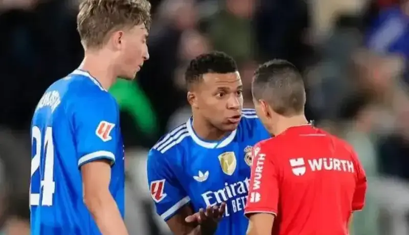 بررسی فحش‌های امباپه؛ شاید محرومش کنند!