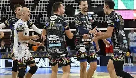 پرستاره‌‌ترین تیم دنیا فورا از بحران خارج شد