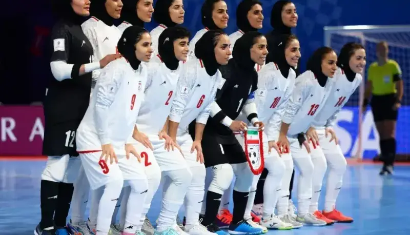 امضای بازیکنان فولاد هرمزگان به برد تاریخی جام‌جهانی