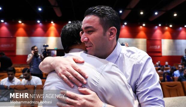 جواد نکونام از شکایت علیه سرمربی استقلال گذشت