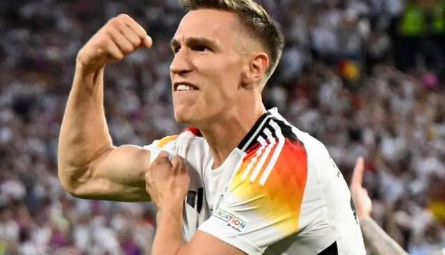 رئال و بارسلونا مشتری مدافع آلمانی