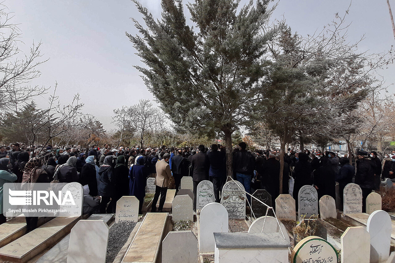 ساماندهی آرامستان و تکذیب عرضه قبر ۱۵۰ میلیونی در سنندج