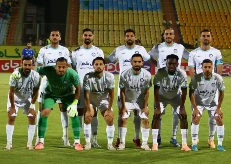 پوستر متفاوت گل‌گهر پیش از تقابل با پیکان