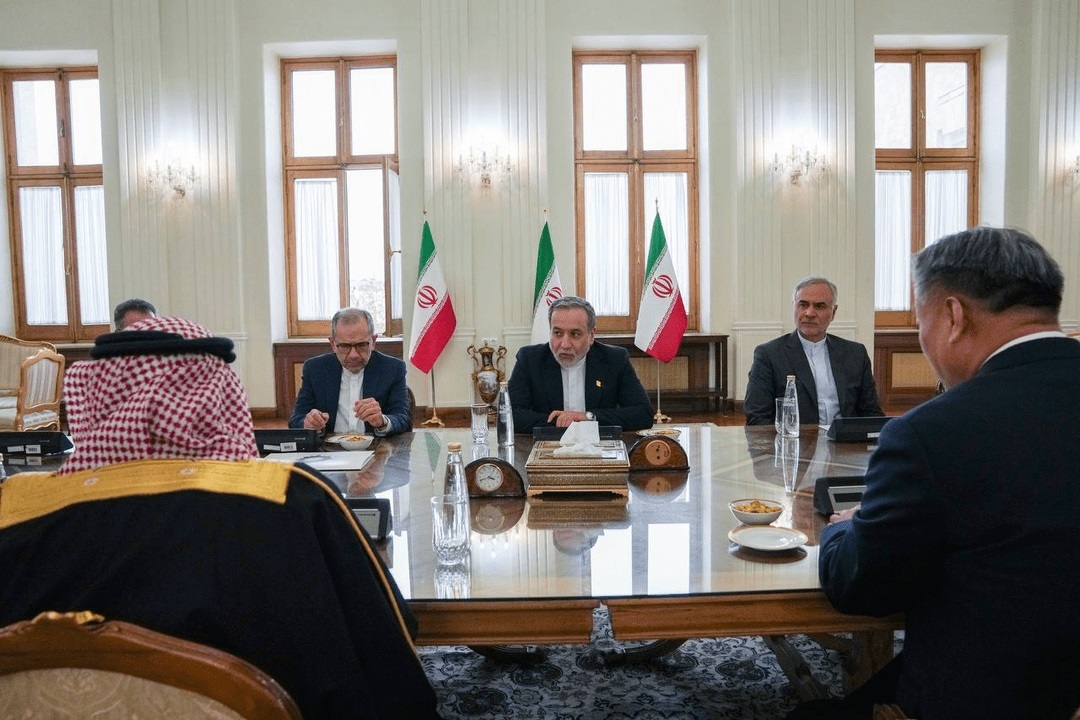 نشست هیأت‌های عربستان و چین با عراقچی