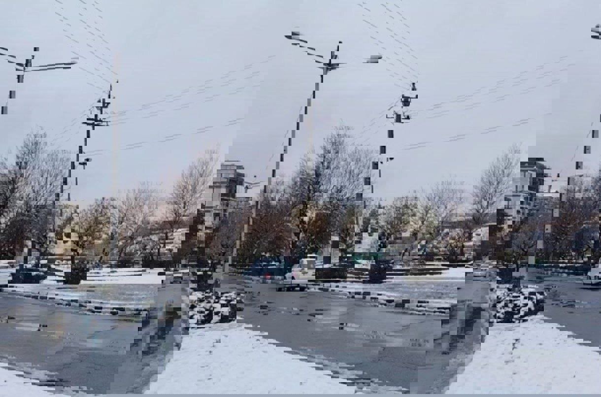 بارش برف سقز را در آغوش سفید خود فرو برد