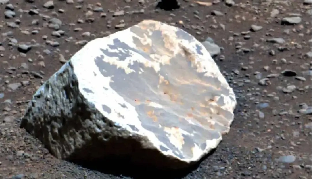 سنگ‌های عجیب مریخ فاش کردند: سیاره سرخ زمانی دنیایی گرمسیری بود