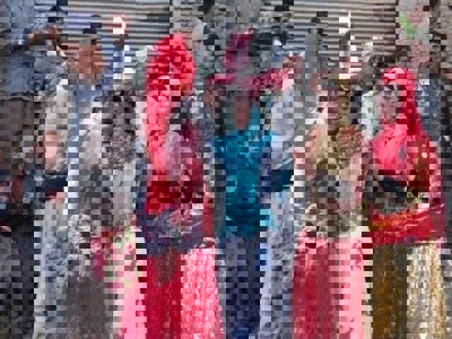 «بوک‌گواستنەوە» آئین دیرینه احترام و عزت در بدرقه زن کرد هنگام ازدواج