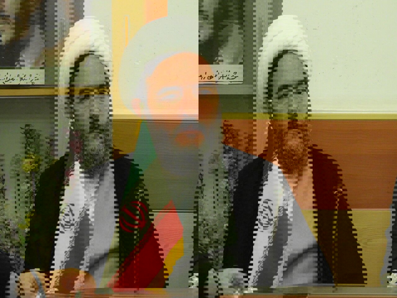 خورشیدی: اقامه نماز جماعت در ادارات عامل تقویت روحیه دینی و اخلاق است