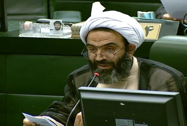 نقدعلی: چرا ما نمایندگان باید ۱۰ روز به حوزه‌های انتخابیه برویم؟