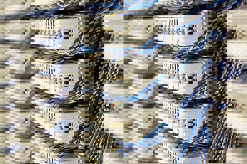 کاسبی مخابرات کرمانشاه؛دریافت حق نگهداری از تلفن‌هایی که بوق نمی‌زنند!