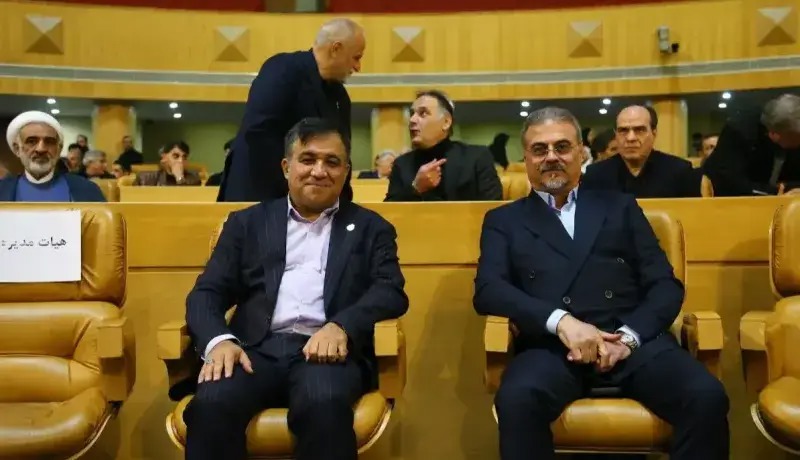 ‏نظری‌جویباری سایه به سایه با تاجرنیا