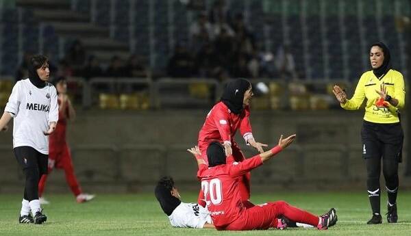 درگیری پرسپولیسی‌ها به فوتبال بانوان هم رسید